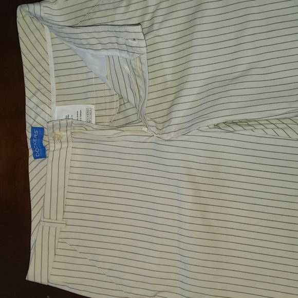 Shorts - Picture 2 of 4